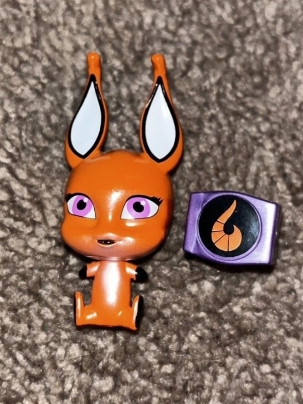 New ZAG MIRACULOUS SURPRISE KWAMI ORANGE FOX TRIXX FIGURE WITH PURPLE RING